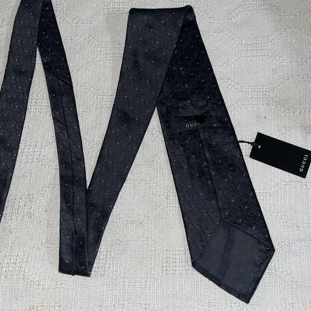 Gucci Men’s Dress Tie Size 57” 3.5” Black Logo Motif Business Formal City NWT - Picture 10 of 13